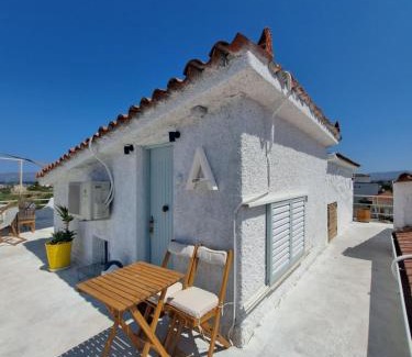 Vrahati House | Oceanfront Retreat at Alfa Loft: Guest Rated 9.8/10