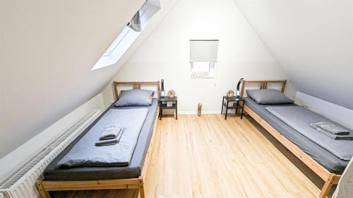 Stuttgart Apartment | Cozy ALFA Stuttgart: 3BR with Netflix & Family-Friendly Fun