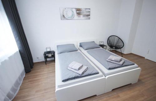 Neue Vorstadt Apartment | Discover ALFA Stuttgart City: Perfect Location with Netflix