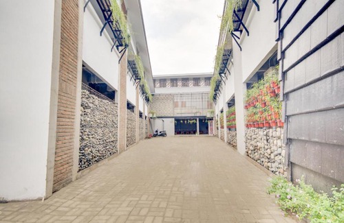 Medan Hotel | Family-Friendly Alfalah Residence Syariah Mitra RedDoorz