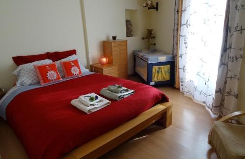 Alfama Apartment | Discover Alfama 28 Tram with Relaxing Hot Tub Amenities