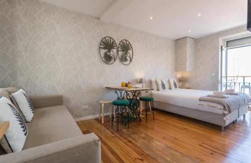 Santa Maria Maior Apartment | Alfama Vintage Studio Apartment with River View & Pet Friendly