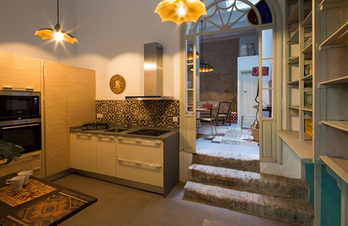 San Vicente House | Alfonso XII: Stylish Getaway with Private Terrace & Spa
