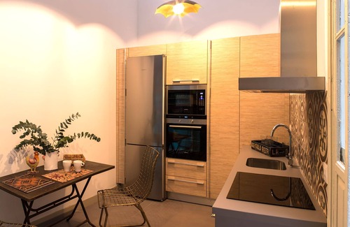 San Vicente House | Alfonso XII: Stylish Getaway with Private Terrace & Spa