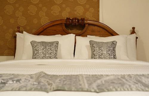 Fort Kochi Hotel | Discover Alfred Place: Pet-Friendly Stay with Pool & Dining