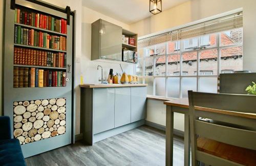 Alfriston Apartment | Pet-Friendly Alfriston Lodge: Family Retreat Awaits You