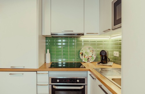 Alges House | Experience Algés Village Casa 4: Oceanfront Oasis Awaits