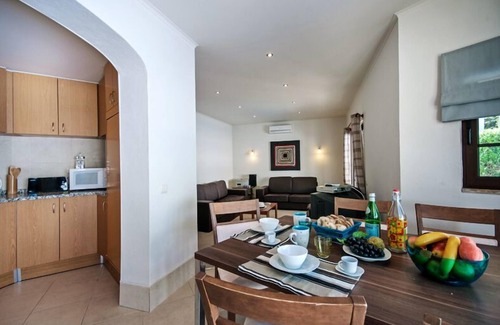 Areias de Sao Joao Villa | Explore Casa Julio: Oceanfront Getaway in Albufeira