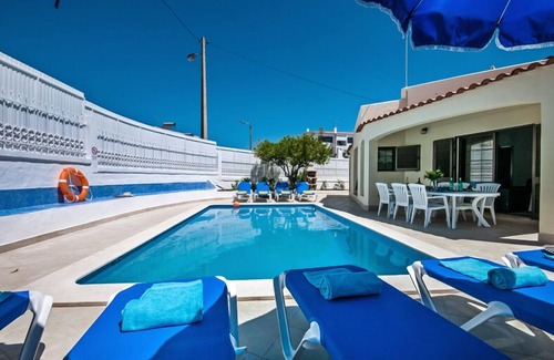 Areias de Sao Joao Villa | Explore Casa Julio: Oceanfront Getaway in Albufeira