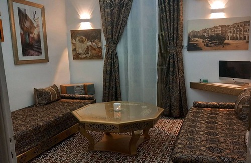Sidi M'Hamed Apartment | Stylish Alger Centre Apartment with Free Internet & Breakfast
