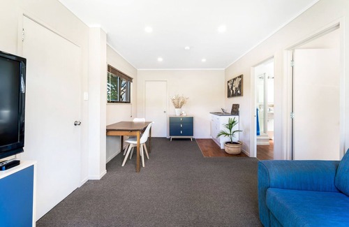 Algies Bay House | Algies Bay - Relax By The Sea