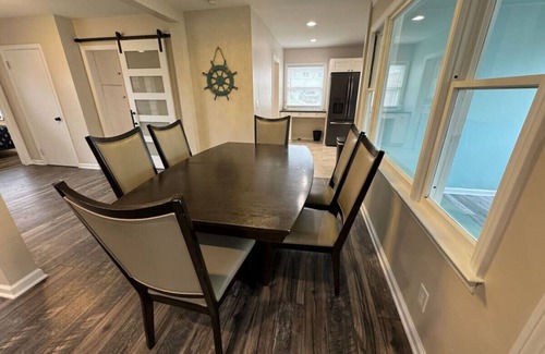 Algonac House | Algonac Canal Retreat for 12