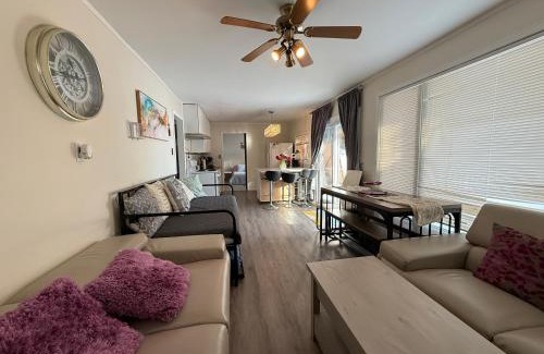 Highlands East Apartment | Welcoming Janis Cottage: Oceanfront Stay for 6-8 Guests