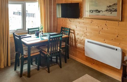 Tilney Fen End House | Discover Algwen Cabin: Perfect for Families & Pets