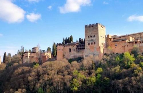 San Pedro Apartment | Discover Alhambra Dream: 4-Star Family-Friendly Escape