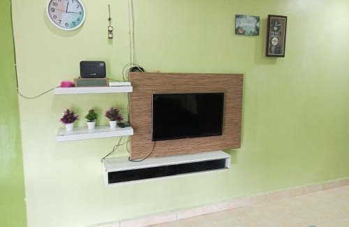 Kampung Sungai Terjun House | Family-Friendly Ali Homestay in Bukit Kuang - Rated 9.3