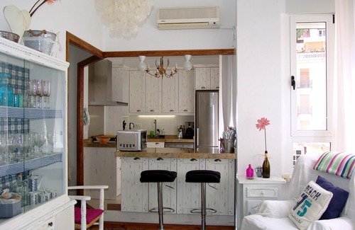 Alicante City Centre Apartment | Beachside Apartment in Alicante - Rated 10/10 with Spa