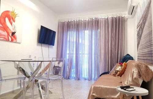 Raval Roig Apartment | Explore Alicante Central Apartment with Private Beach Access