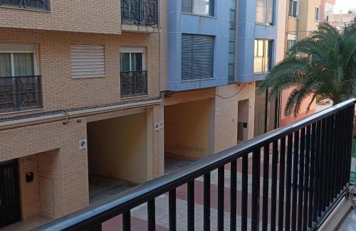 Alicante House | Budget-Friendly Oasis Room in Alicante - Family & Pet Friendly