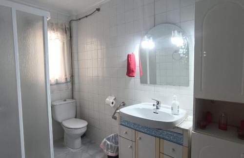 Alicante House | Budget-Friendly Oasis Room in Alicante - Family & Pet Friendly