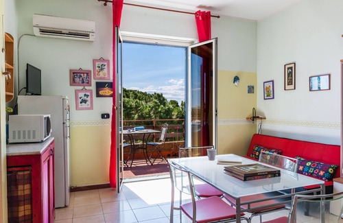 Aci Trezza Apartment | Cozy Alice Apartment with Terrace & Family-Friendly Amenities