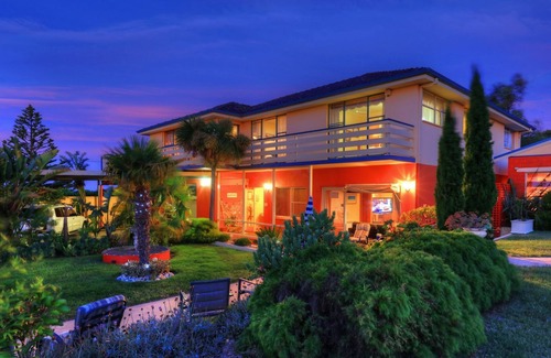 East Devonport Apartment | Oceanfront Studio Apartment at Alice Beside The Sea