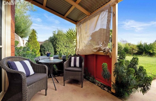 East Devonport Apartment | Oceanfront Studio Apartment at Alice Beside The Sea