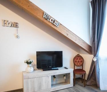Aurora Apartment | Family-Friendly Alice Home - Guest Rated 9.3/10