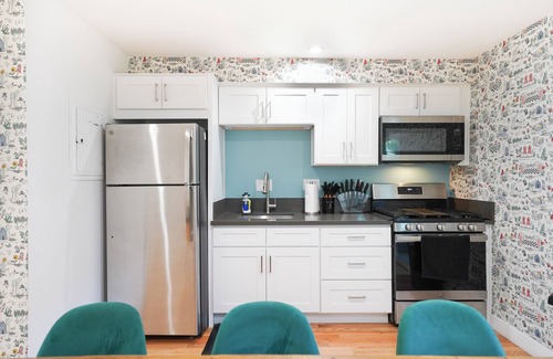 Santa Ana Apartment | Discover Alice in Wonderland: Self Check-In & Near Disney