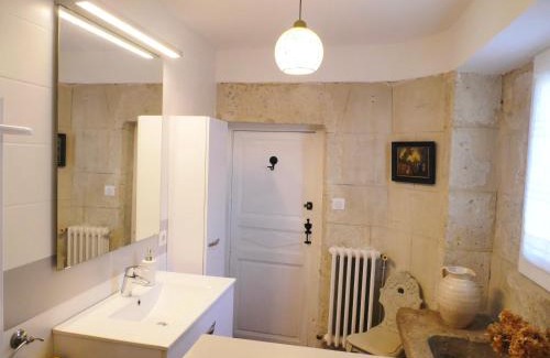 Lectoure Bed & Breakfast | Stellar Retreat at Alice & Jeanne - Family-Friendly Stay