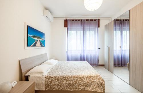 Rondinella - Baraggia - Restellone Apartment | Convenient Stay at Alice&Leo's with Free Parking & Metro Access