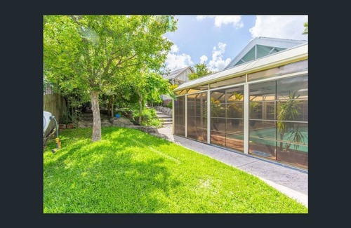 Speers Point House | Discover Alices Lake House: Water Views and Indoor Pool
