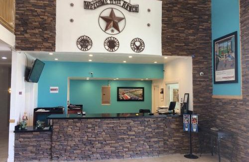 Pecos Hotel | Budget-Friendly Stay at Alien Residence Inn with Family Perks