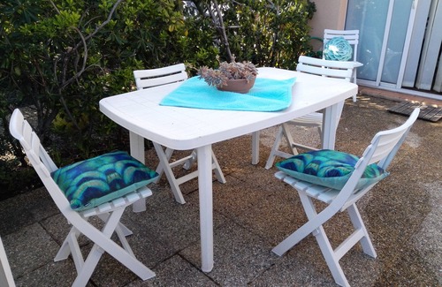 La Nartelle Apartment | Discover Alienor: Inviting Apartment by the Oceanfront