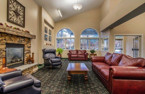 Quechee Hotel | Eco-Friendly Align Inn Vermont with Pool and Breakfast