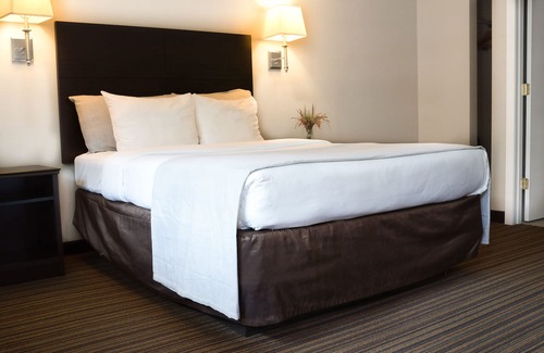 Quechee Hotel | Eco-Friendly Align Inn Vermont with Pool and Breakfast
