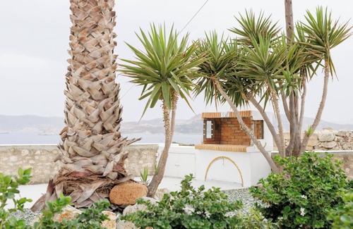 Kimolos Apartment | Oceanfront Alikaki Kimolos: Guest Rated 9/10, Pet Friendly