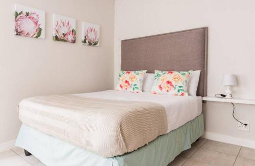 Tshwane Apartment | Cozy Alimama Spaces: Nirvana Green Creek Studio with Pool