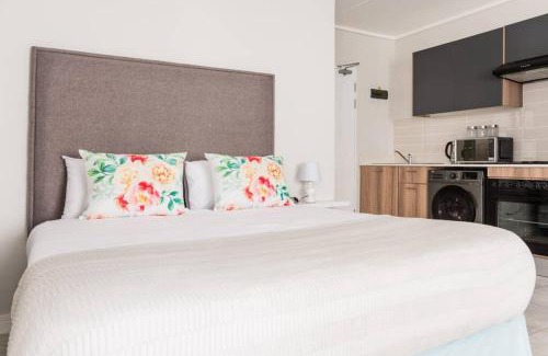 Tshwane Apartment | Cozy Alimama Spaces: Nirvana Green Creek Studio with Pool
