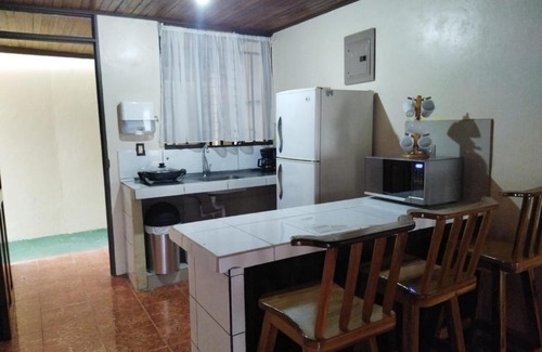Barrio Pilo House | Welcoming Alina's House: 9/10 Rated with a Pool
