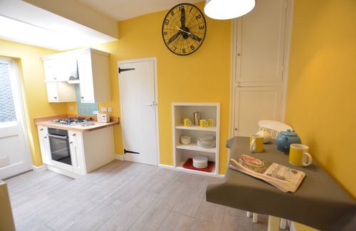 Aldeburgh Cottage | Pet-Friendly ALINKA with Ocean View in Aldeburgh
