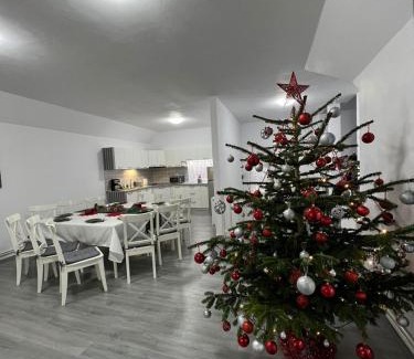 Moieciu House | Budget-Friendly Alio Guest House: Ideal for Families
