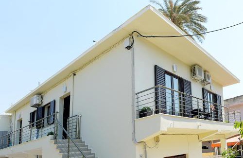 Petaloudes House | Experience Comfort at Alion House - Guest Rated 9.8/10