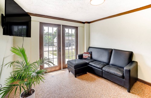 Ingomar House | Aliquippa Studio with Smart TVs & Gaming Console, 10/10!