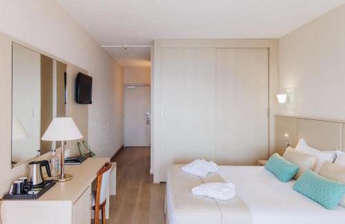 Ville-di-Pietrabugno Hotel | Experience Alivi: 4-Star Hotel with Oceanfront Bliss