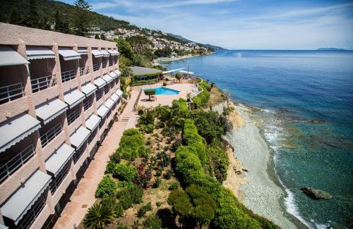 Ville-di-Pietrabugno Hotel | Experience Alivi: 4-Star Hotel with Oceanfront Bliss