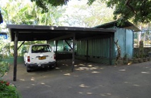 Umkomaas House | Aliwal Shoal Lodge: Your Ideal Retreat with Pool & Breakfast