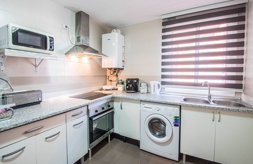 Bola de Oro Apartment | Discover Alixares del Serrallo: Family-Friendly Retreat