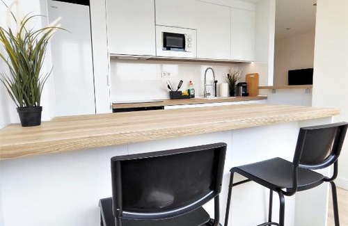 San Juan de Aznalfarache Apartment | Inviting Aljarafe Central Square - Family-Friendly Retreat