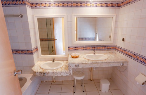 Mezraia Hotel | Relax at Aljazira Beach & Spa: Families and Couples Retreat